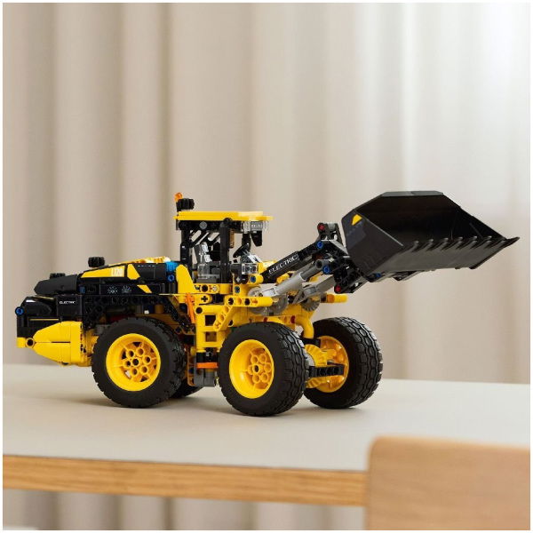 Lego Technic 42209 Volvo L120 Electric Wiellader - Afbeelding 4