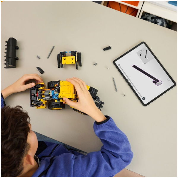 Lego Technic 42209 Volvo L120 Electric Wiellader - Afbeelding 5