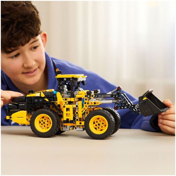 Lego Technic 42209 Volvo L120 Electric Wiellader - Afbeelding 6